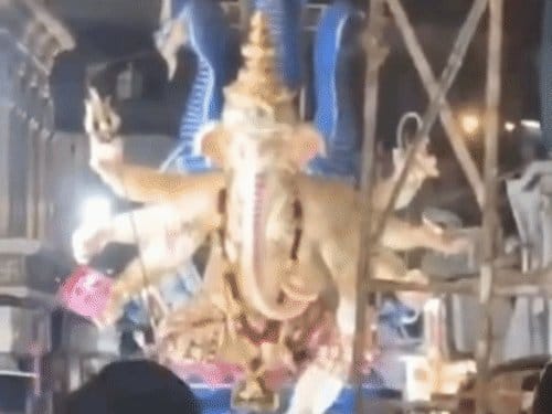 गणेश मूर्ति गिरने से 2 मौतें, 5 घायल, कारण वेल्डिंग सपोर्ट टूटना