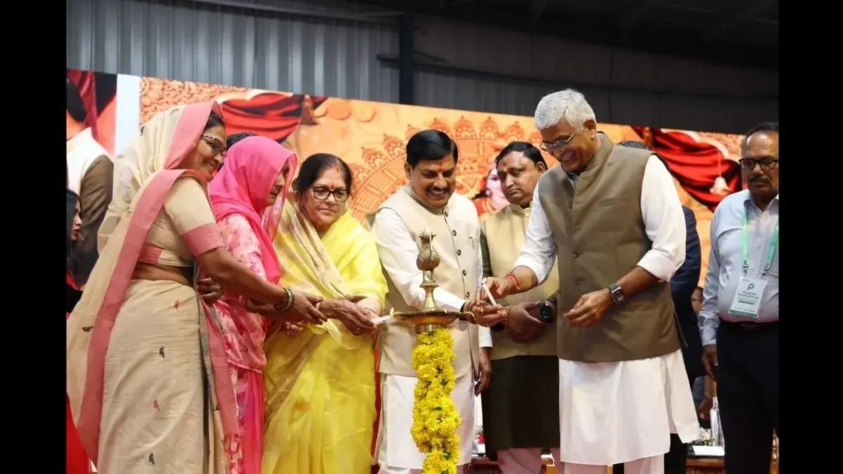 पीथमपुर में ऑप्टिकल फाइबर और बैटरी प्लांट का उद्घाटन, 30 हजार रोजगार की उम्मीद