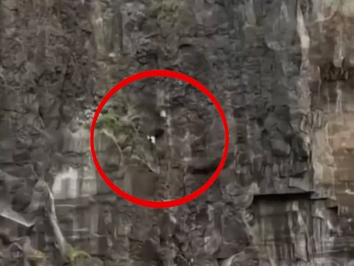 महाराष्ट्र: बेटे को बचाने गए पिता समेत तीनों की मौत, मां ने भी लगाई छलांग
