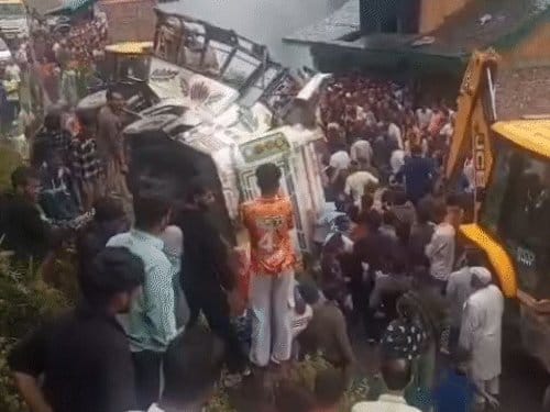 हिमाचल के चंबा में बस पलटी, 7 यात्रियों की मौत, 11 घायल