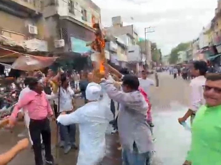 ग्वालियर में बजरंग दल और कांग्रेस का विरोध प्रदर्शन, पुलिस ने संभाला मोर्चा