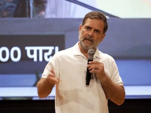 राहुल गांधी ने मुख्य चुनाव आयुक्त ज्ञानेश कुमार पर वोट चोरी का आरोप लगाया