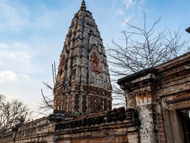पाकिस्तान में 100 साल पुराने हिंदू मंदिर गिराने के आरोप, बारिश बताई वजह