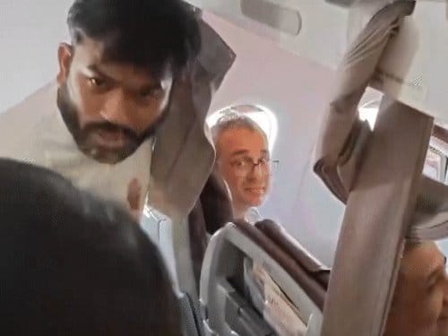CJP फाउंडर अभिजीत दीपके फ्लाइट में हिरासत में, जंतर-मंतर प्रदर्शन से पहले