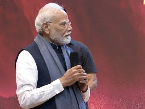 पीएम मोदी ने स्वामी चिन्मयानंद के होलोग्राम से संवाद किया, चिन्मय मिशन के 75 वर्ष पूरे