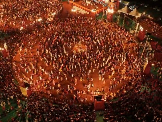 भेल दशहरा मैदान में अभिव्यक्ति गरबा महोत्सव का दूसरा दिन, 110 फीट का सर्किल