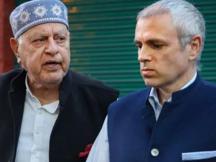 जम्मू-कश्मीर: 24 विधायक उमर अब्दुल्ला के खिलाफ लामबंद, मंत्रियों-सलाहकार को हटाने की मांग