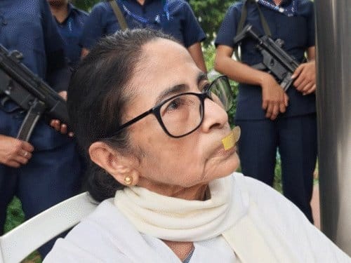 जंतर-मंतर पर प्रदर्शन रोकने को हिरासत में लिए गए ममता-केजरीवाल समेत 1000+ लोग